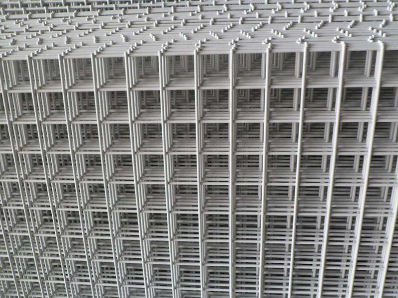 带肋钢筋网片一般都使用在建筑工地上