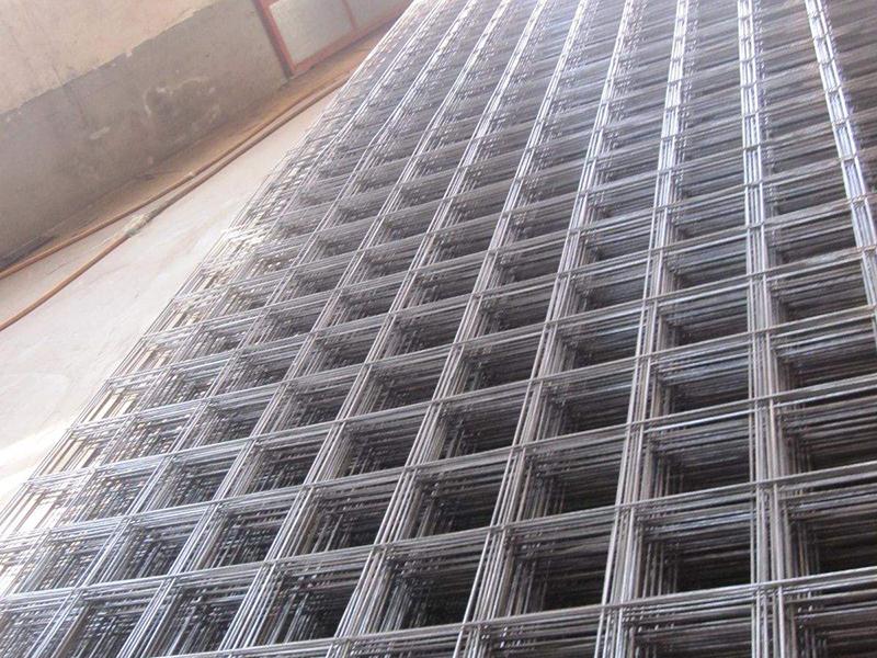 钢筋焊接网片有大量的施工商前来工厂订购钢筋网片